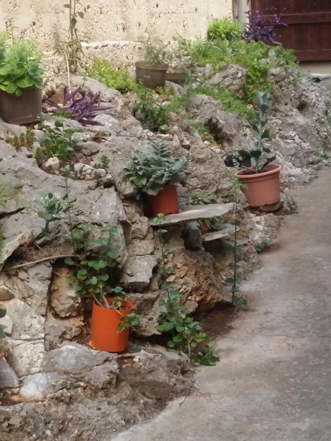 Manda Ljubetic Apartman Sutivan Kültér fotó